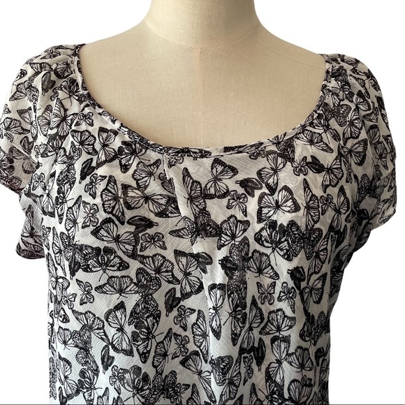 Classic Editions butterfly print short sleeved blouse  CUTE - Picture 2 of 11